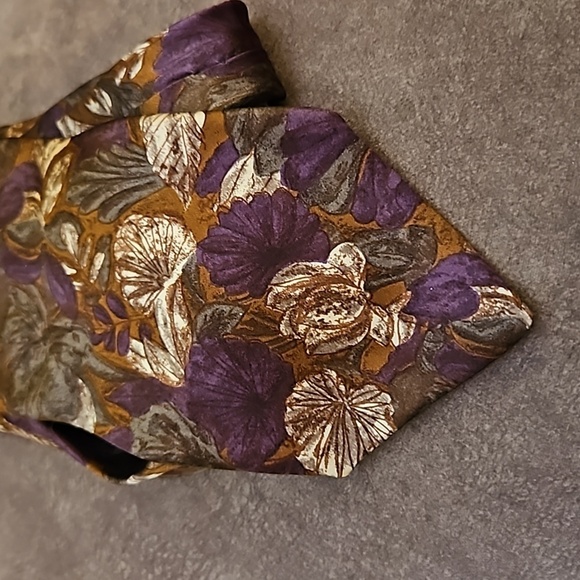 VTG BILL BLASS Purple Floral Silk Tie - Picture 3 of 9